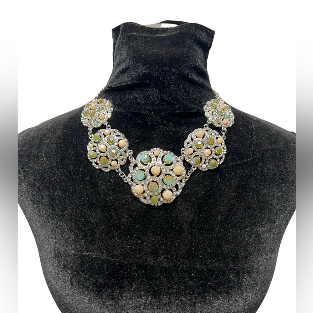 Chunky rhinestones green cream beaded statement necklace silver tone 22”